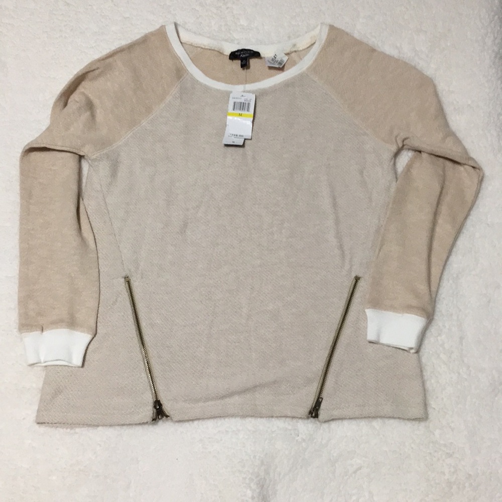 Spence knots comfy light sweater size Medium